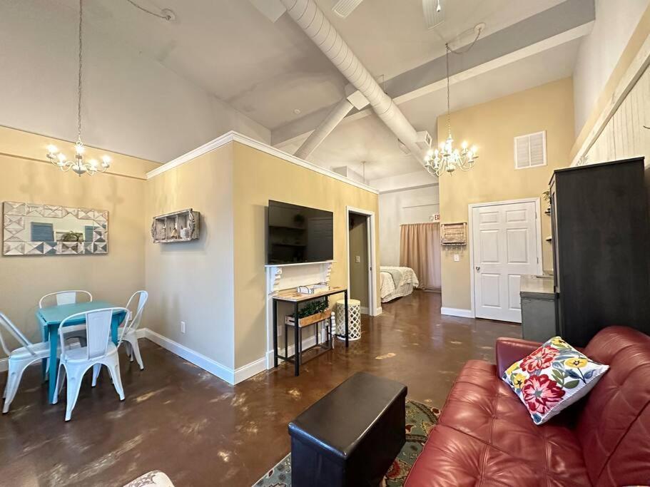 Haven At Hazel~Downtown Bungalow Demorest Exteriér fotografie